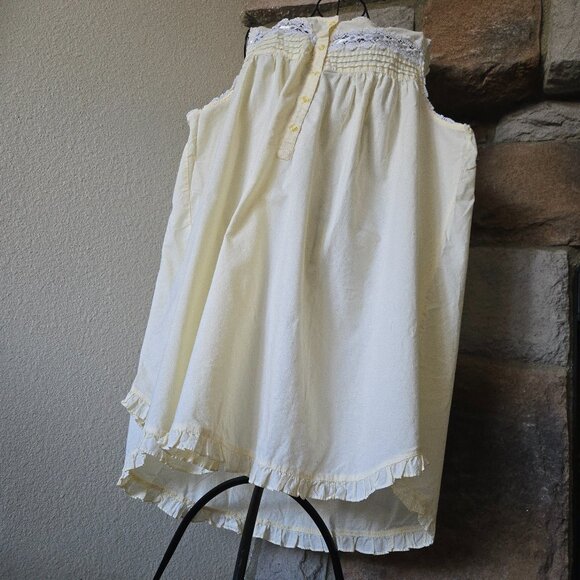 Short Slip in Delicate Yellow - Picture 4 of 9